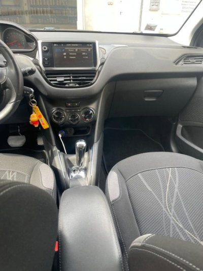 Peugeot 208 e-HDi 92 CV Stop&Start 5 porte Allure (12)