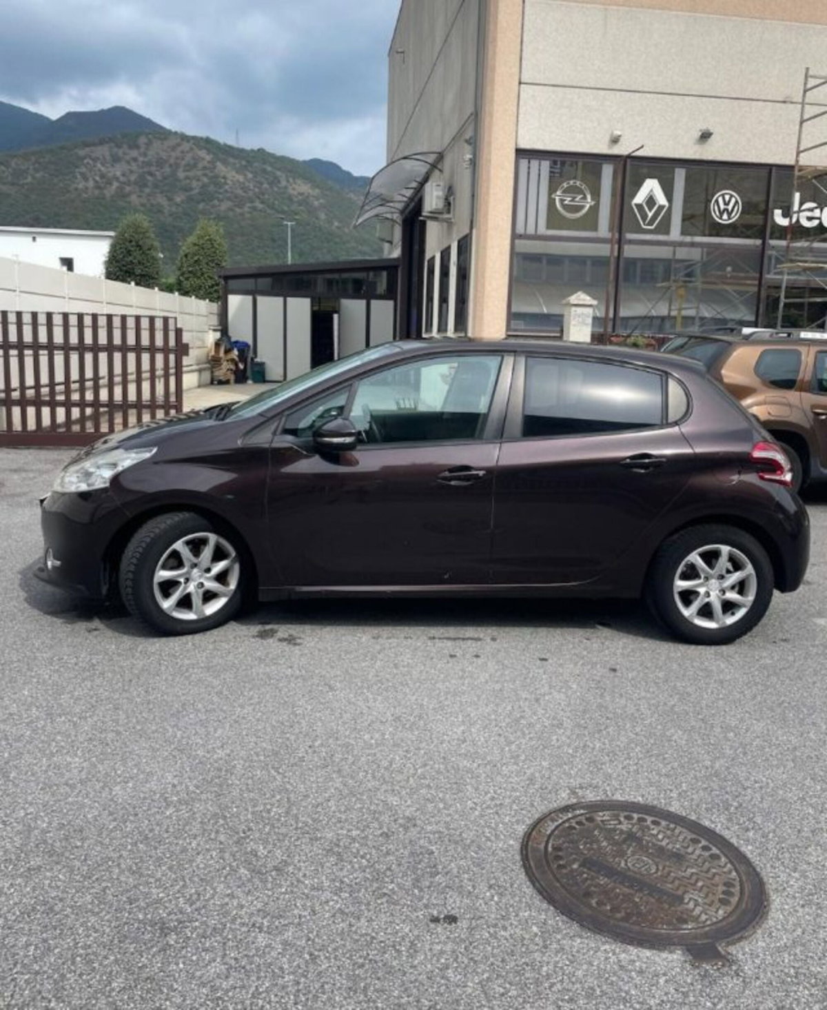 Peugeot 208 e-HDi 92 CV Stop&Start 5 porte Allure (4)