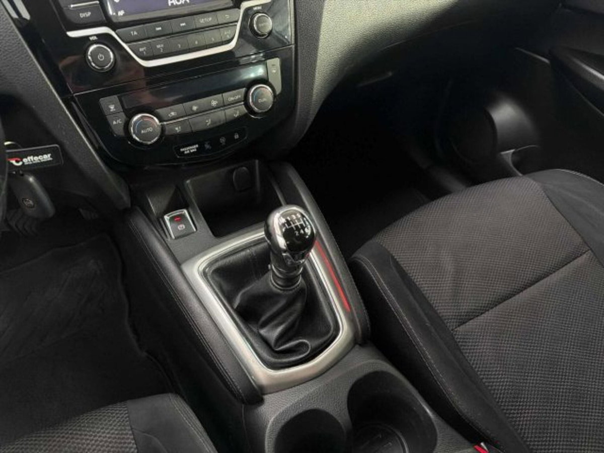 Nissan Qashqai 1.6 dCi DPF Tekna (14)