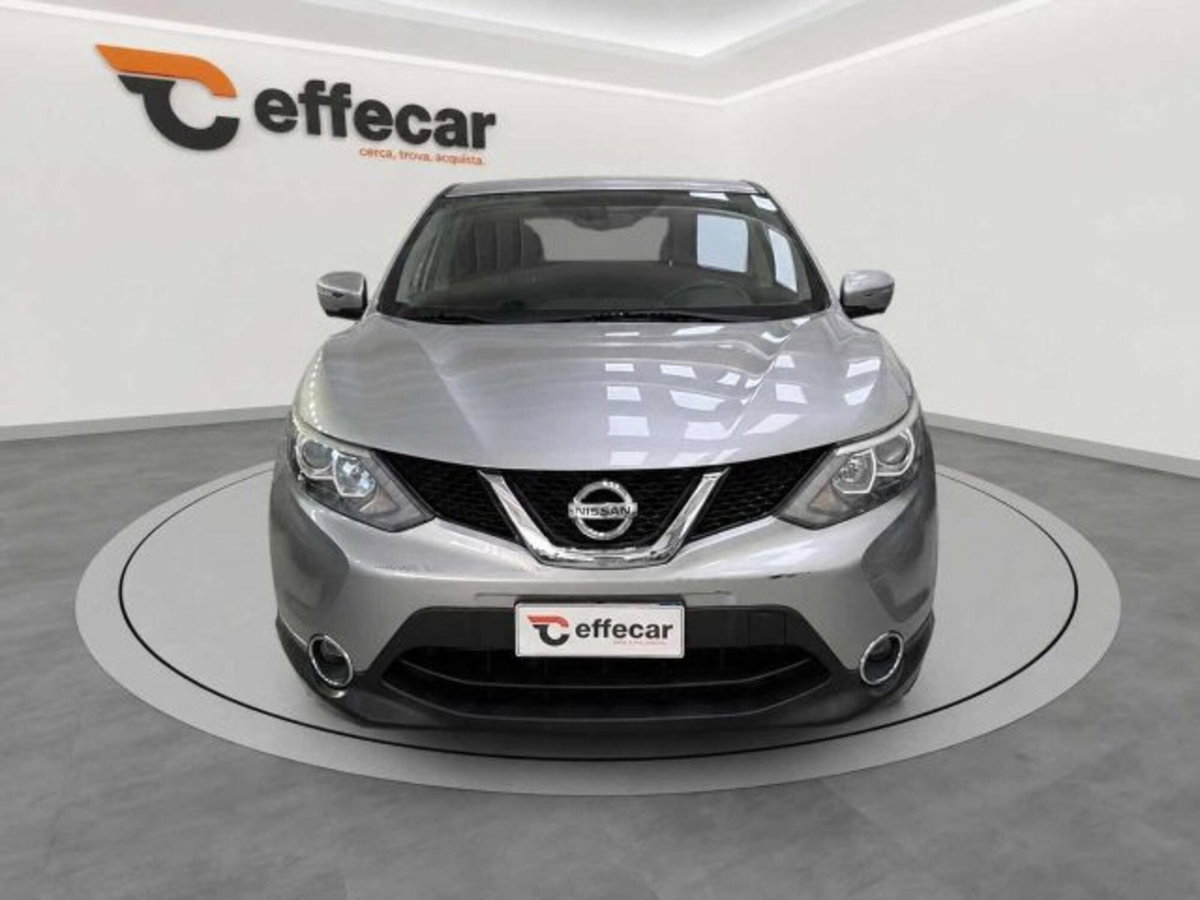 Nissan Qashqai 1.6 dCi DPF Tekna (2)
