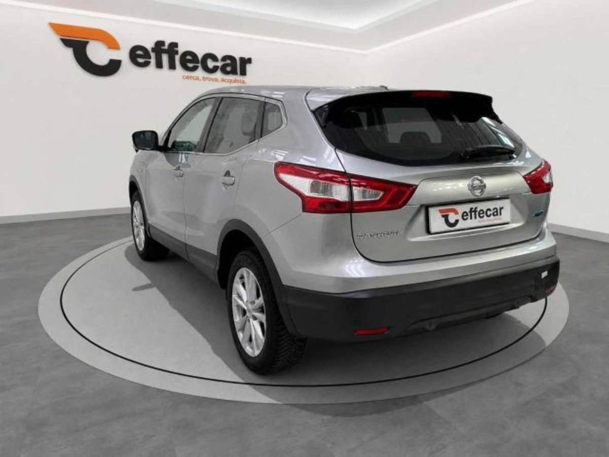 Nissan Qashqai 1.6 dCi DPF Tekna (4)