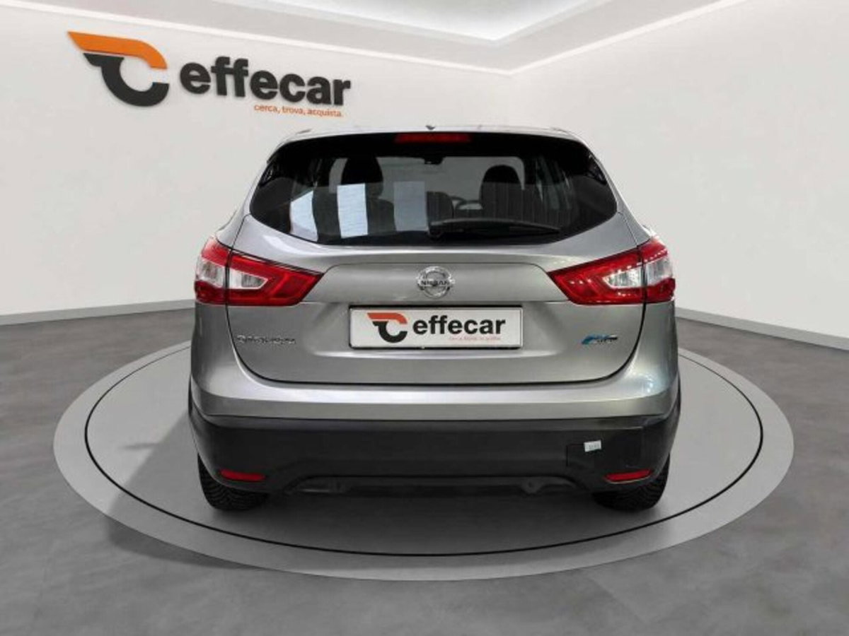 Nissan Qashqai 1.6 dCi DPF Tekna (5)