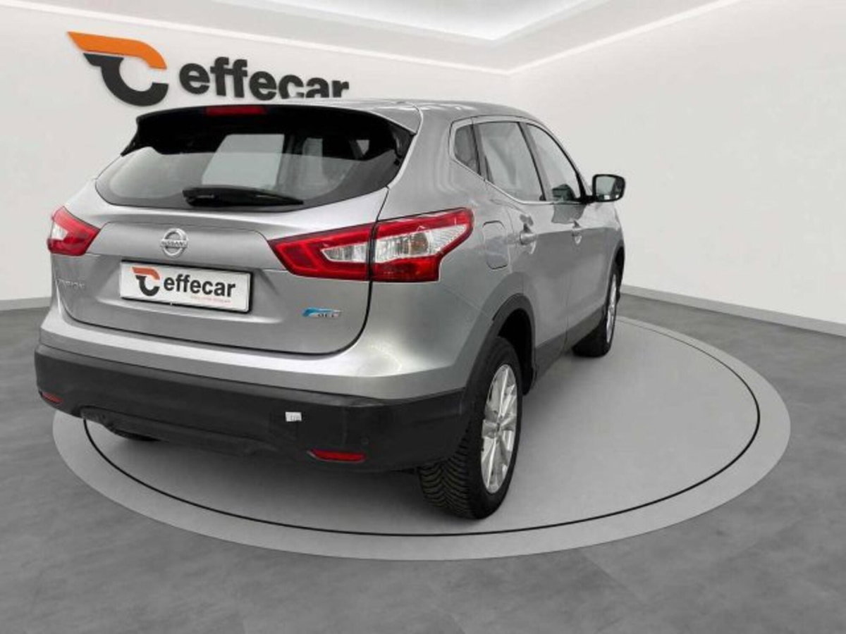 Nissan Qashqai 1.6 dCi DPF Tekna (6)