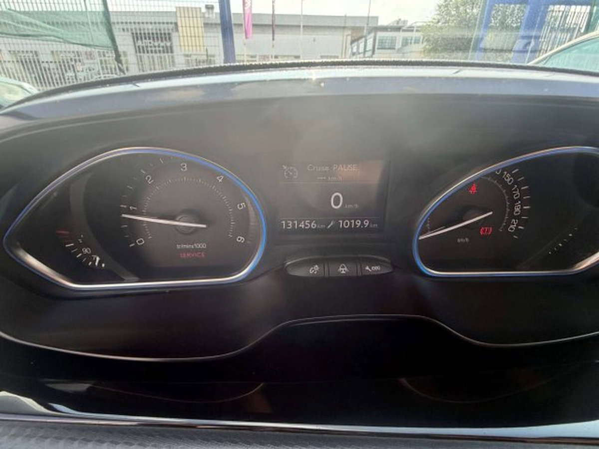Peugeot 2008 e-HDi 115 CV Stop&Start Allure (13)