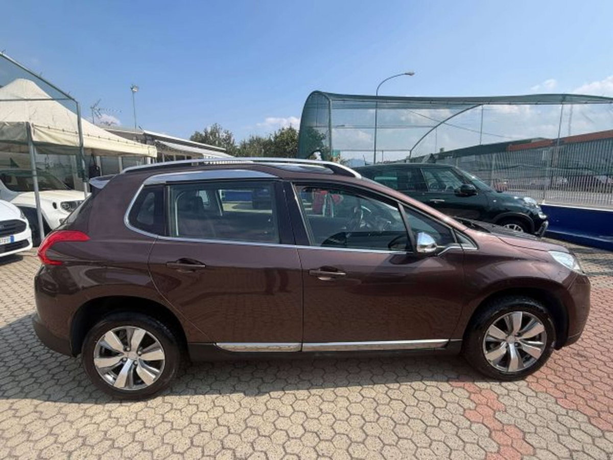 Peugeot 2008 e-HDi 115 CV Stop&Start Allure (4)