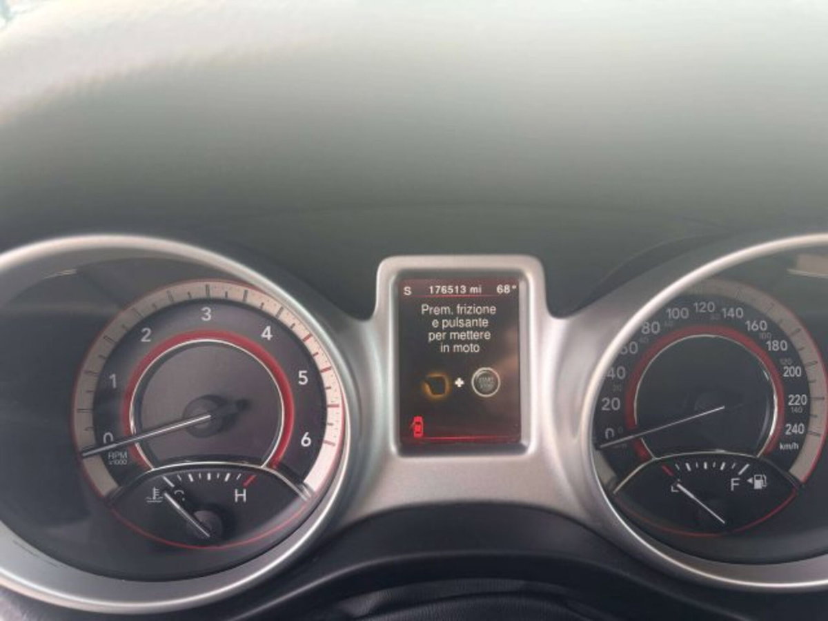 Fiat Freemont 2.0 Mjt 170 CV 4x4 Automatica Lounge (11)