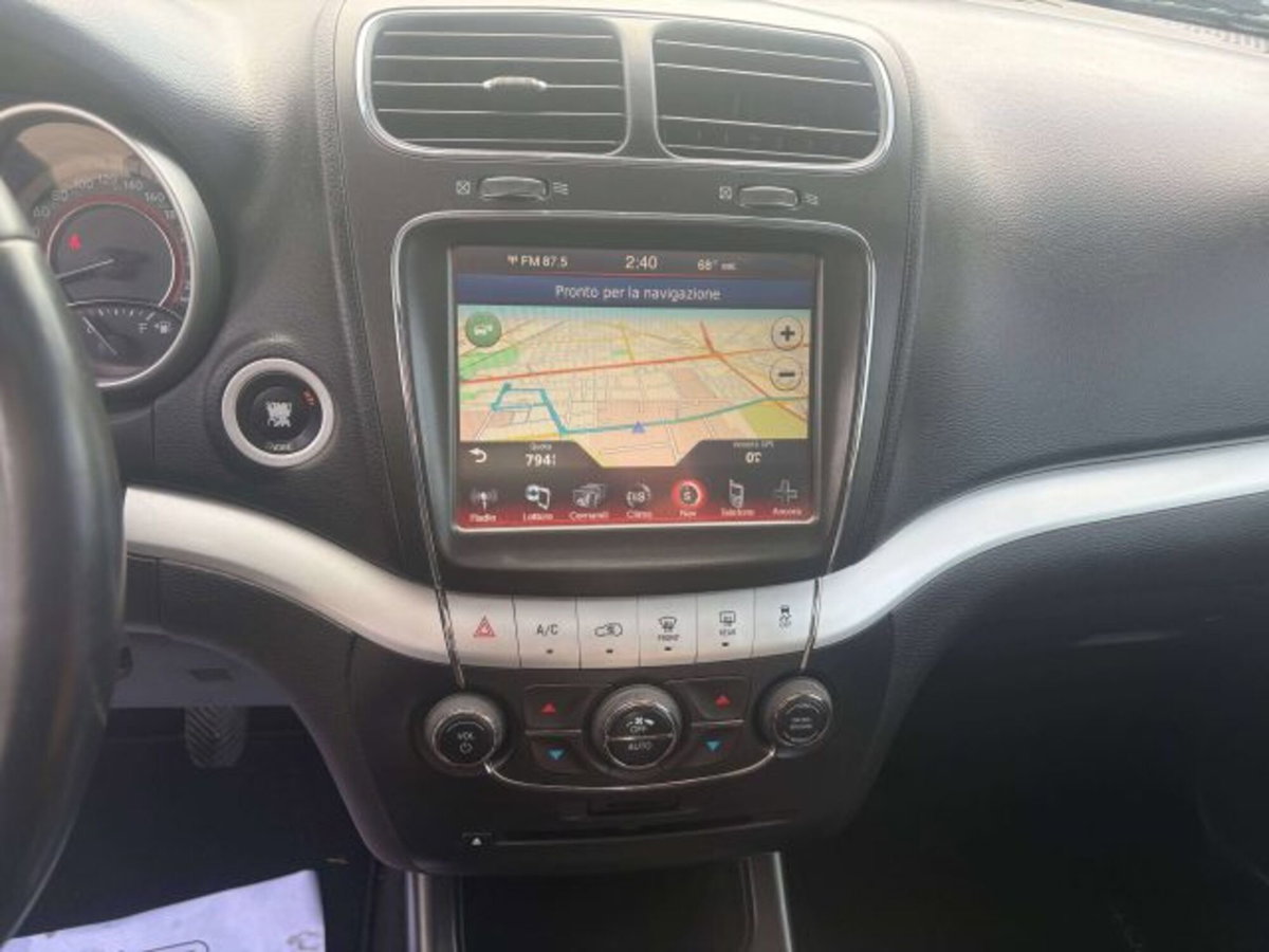 Fiat Freemont 2.0 Mjt 170 CV 4x4 Automatica Lounge (12)