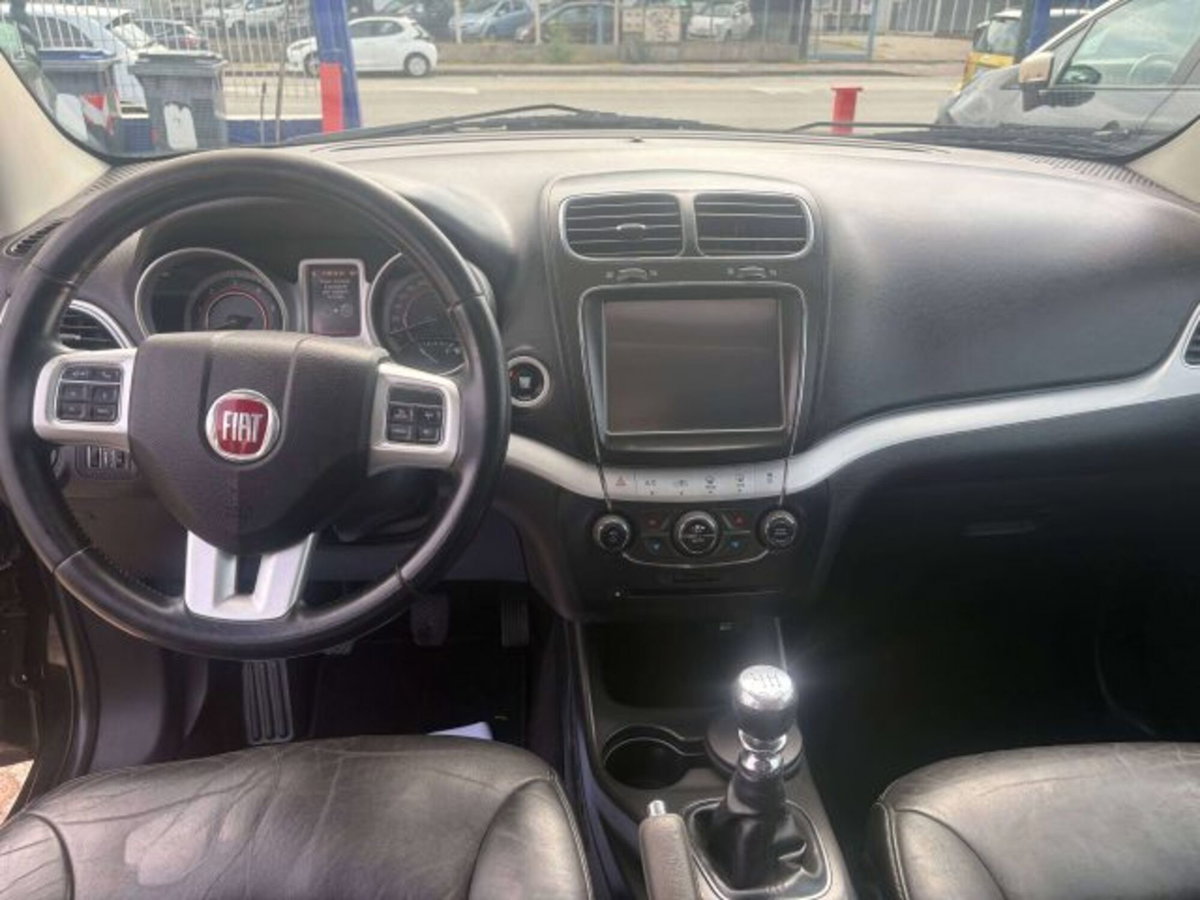 Fiat Freemont 2.0 Mjt 170 CV 4x4 Automatica Lounge (9)