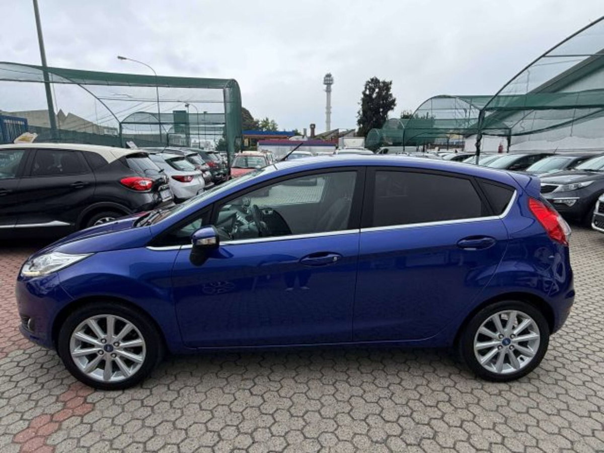 Ford Fiesta Plus 1.4 5 porte Bz.- GPL (2)