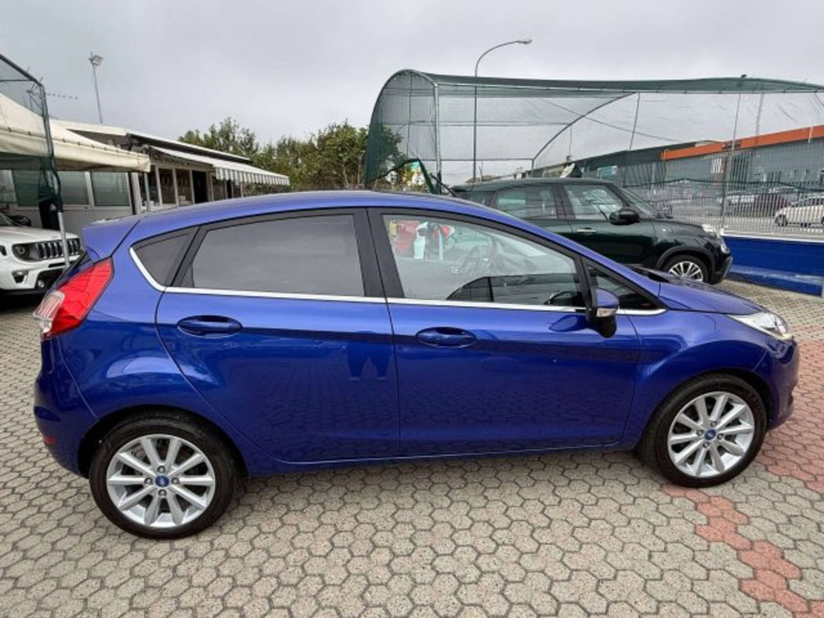 Ford Fiesta Plus 1.4 5 porte Bz.- GPL (4)