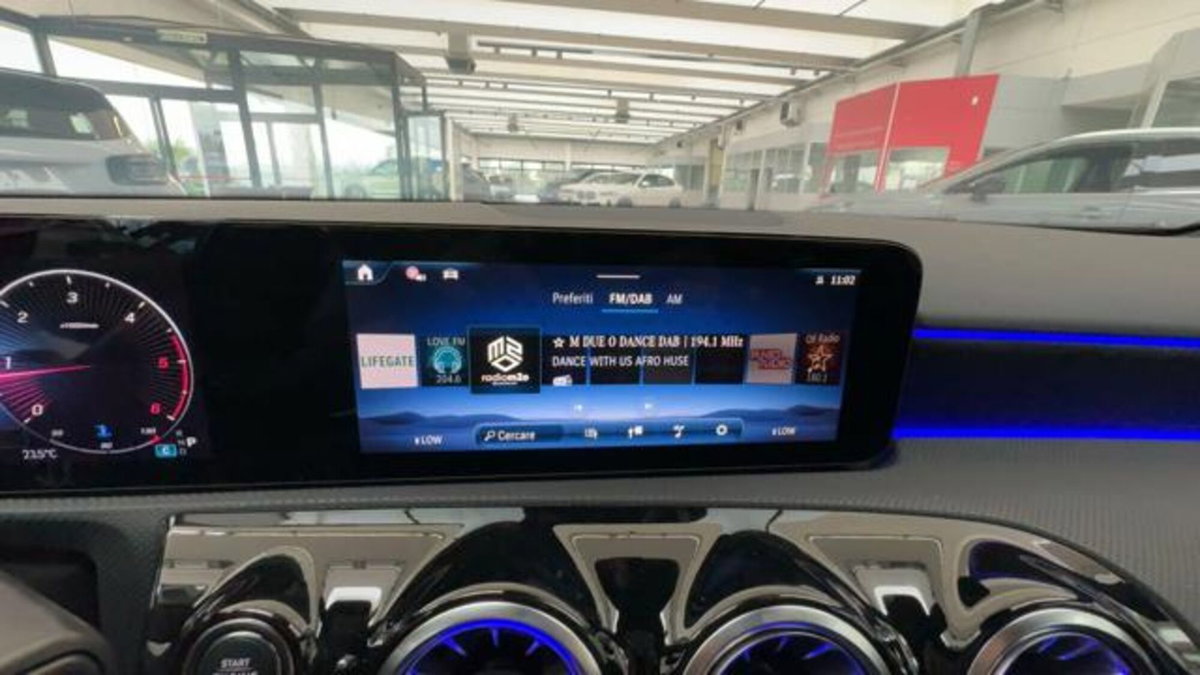 Mercedes-Benz Classe A Sedan 200 d AMG Line Premium Plus auto (11)