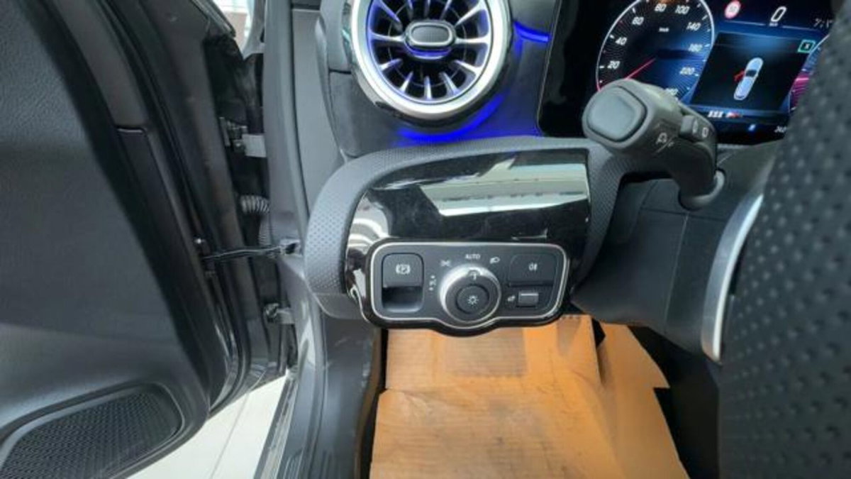 Mercedes-Benz Classe A Sedan 200 d AMG Line Premium Plus auto (15)
