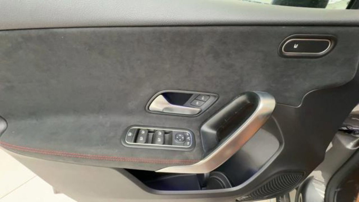 Mercedes-Benz Classe A Sedan 200 d AMG Line Premium Plus auto (16)