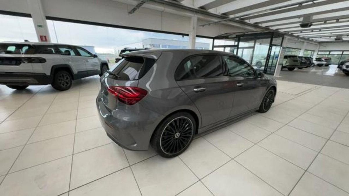 Mercedes-Benz Classe A Sedan 200 d AMG Line Premium Plus auto (6)