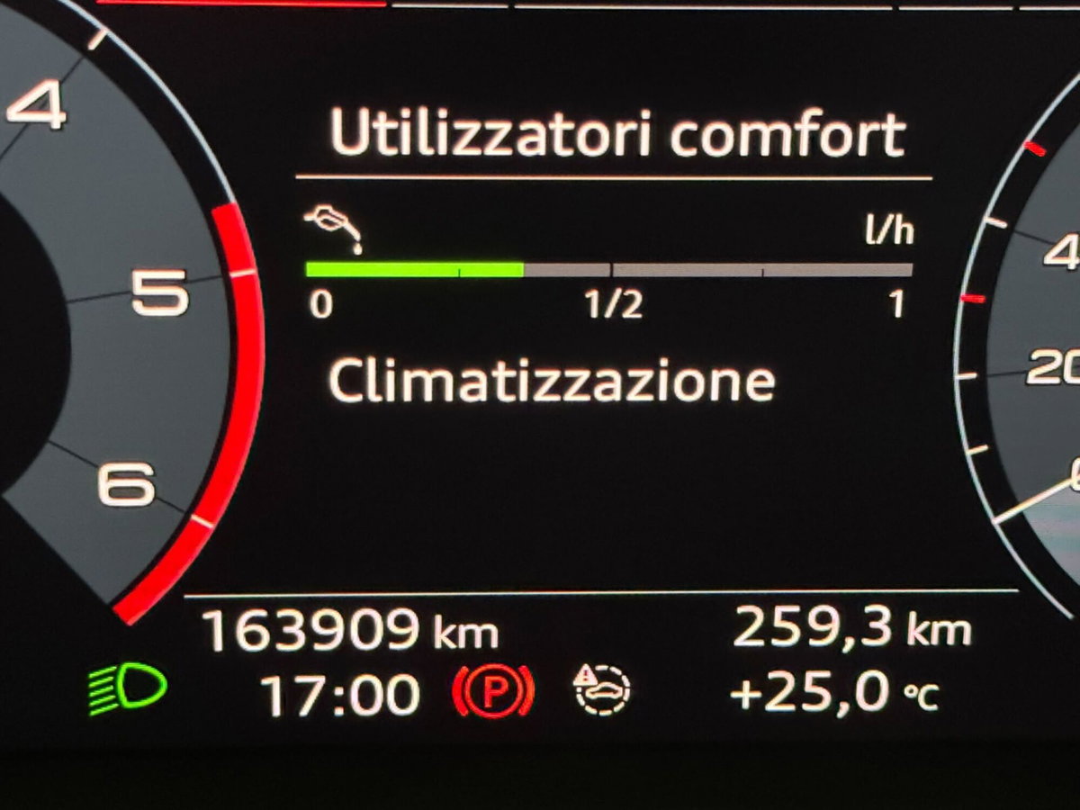 Audi Q3 35 TDI quattro (10)