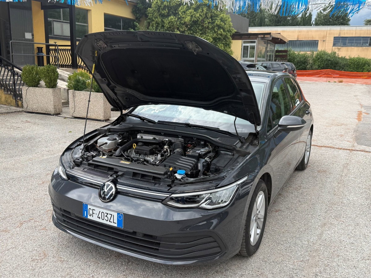 Volkswagen Golf 1.0 eTSI EVO DSG Life (15)