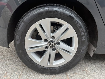 Volkswagen Golf 1.0 eTSI EVO DSG Life (17)