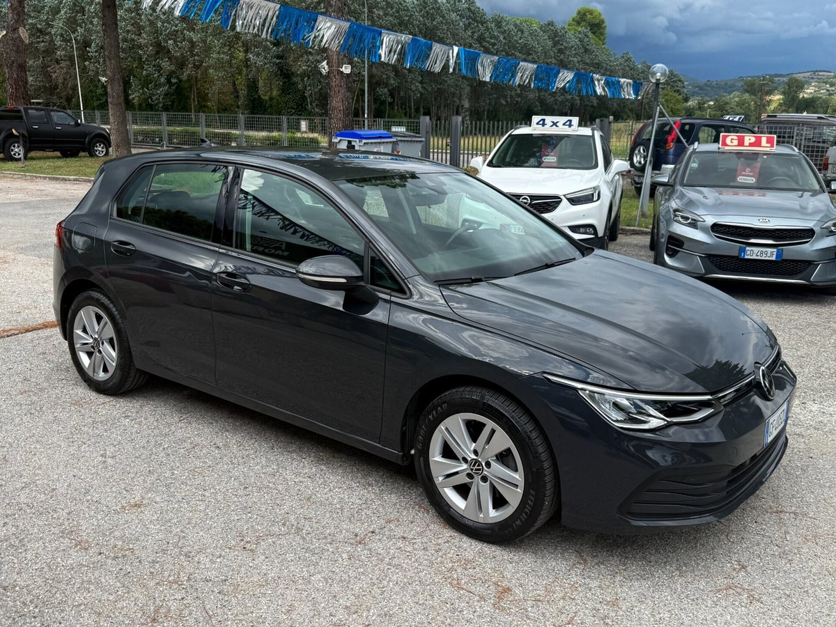 Volkswagen Golf 1.0 eTSI EVO DSG Life (4)