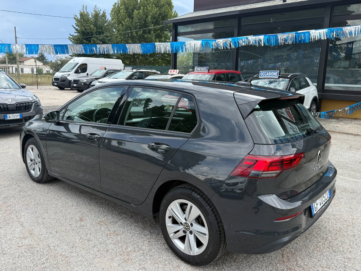 Volkswagen Golf 1.0 eTSI EVO DSG Life (9)