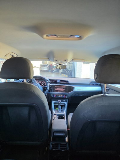 Audi Q3 35 TDI quattro S tronic Business (12)