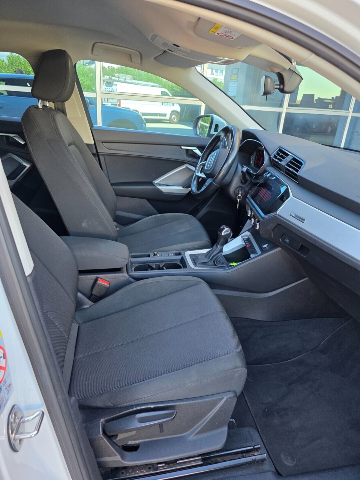 Audi Q3 35 TDI quattro S tronic Business (18)