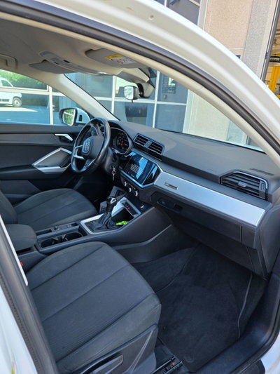 Audi Q3 35 TDI quattro S tronic Business (19)