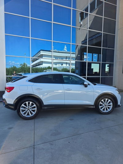 Audi Q3 35 TDI quattro S tronic Business (6)