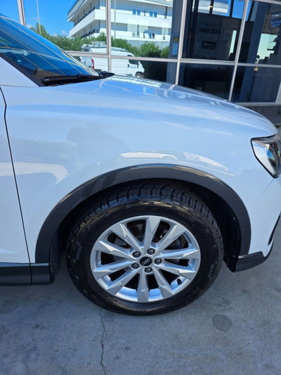 Audi Q3 35 TDI quattro S tronic Business (7)