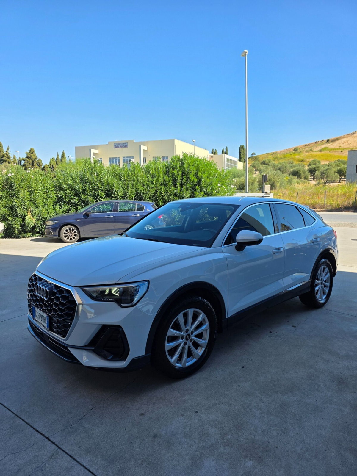Audi Q3 35 TDI quattro S tronic Business (8)
