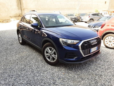 Audi Q3 35 TDI quattro S tronic Business (2)