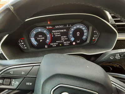 Audi Q3 35 TDI quattro S tronic Business (6)