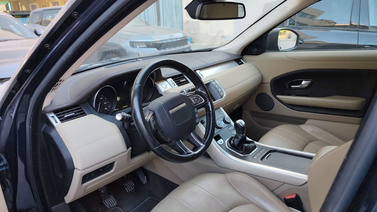 Land Rover Range Rover Evoque 2.0 TD4 150 CV 5p. Pure (4)