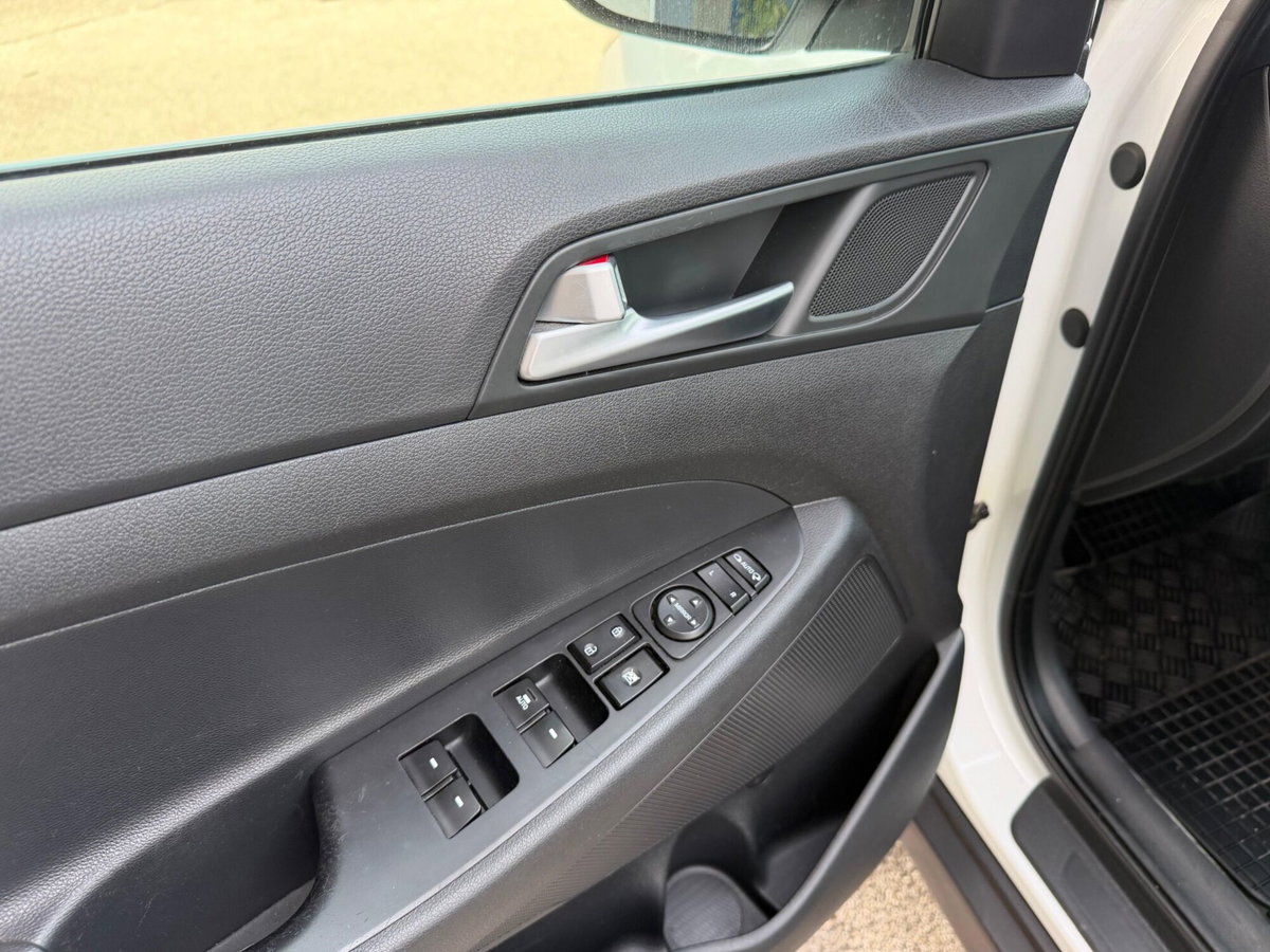 Hyundai Tucson 1.7 CRDi DCT Sound Edition (8)