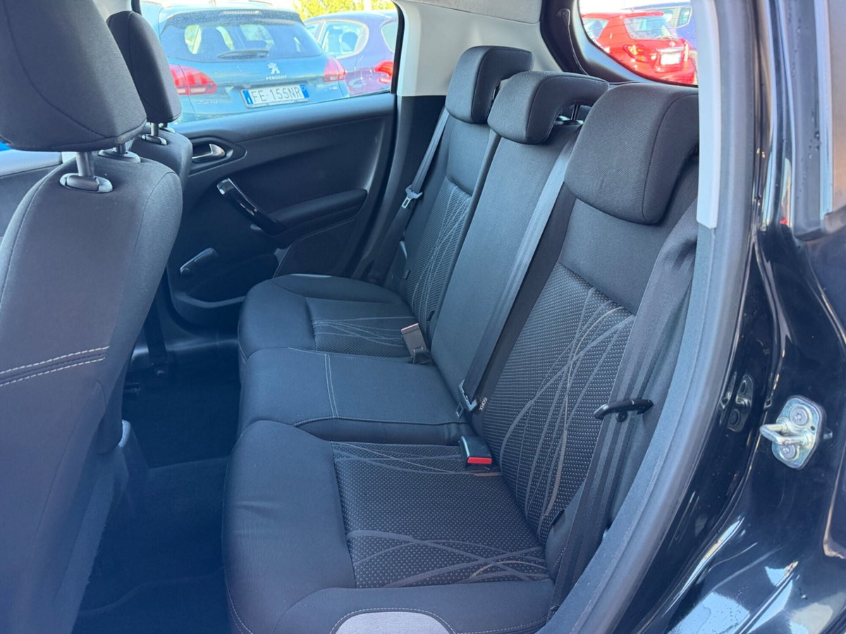 Peugeot 208 HDi 68 CV 5 porte Allure (16)