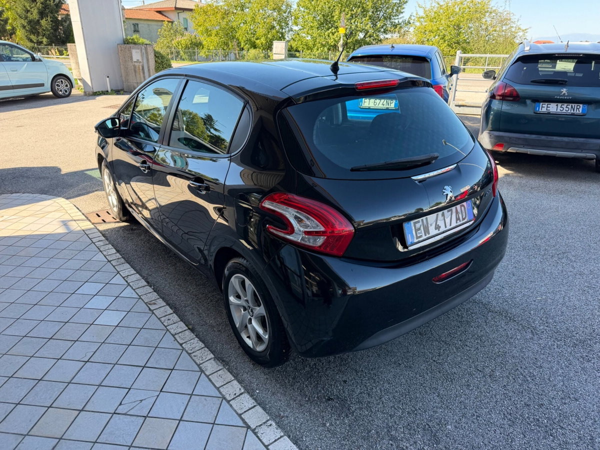 Peugeot 208 HDi 68 CV 5 porte Allure (4)