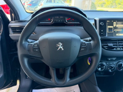 Peugeot 208 HDi 68 CV 5 porte Allure (8)
