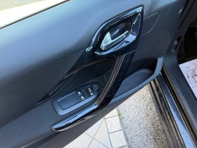 Peugeot 208 HDi 68 CV 5 porte Allure (9)
