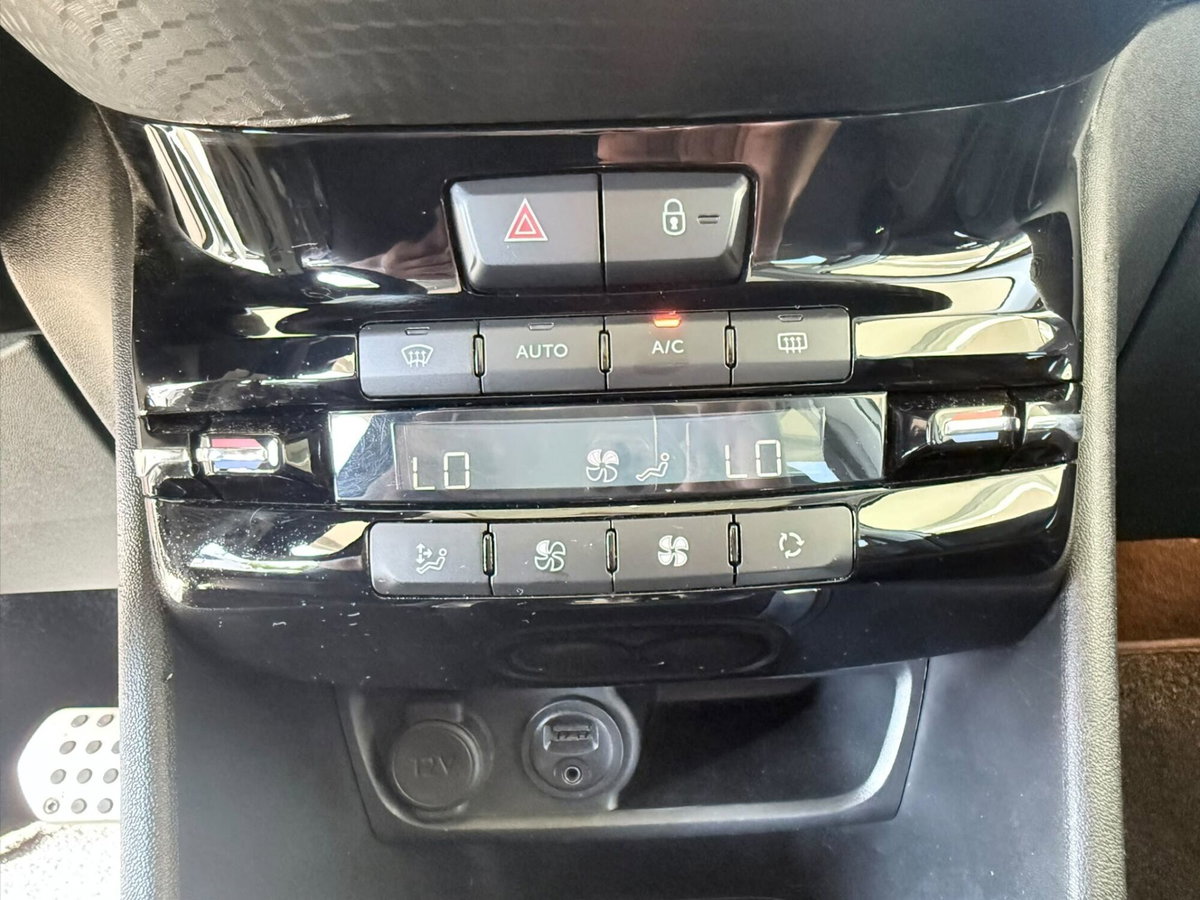Peugeot 208 Turbo 110 EAT6 S&S 5 porte GT Line (20)
