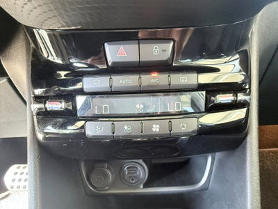 Peugeot 208 Turbo 110 EAT6 S&S 5 porte GT Line (20)
