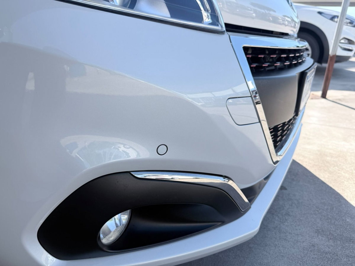 Peugeot 208 Turbo 110 EAT6 S&S 5 porte GT Line (9)