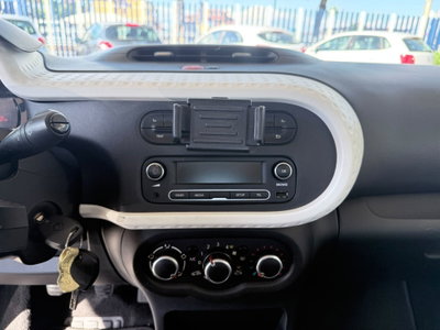 Renault Twingo 1.0 SCe Live (15)