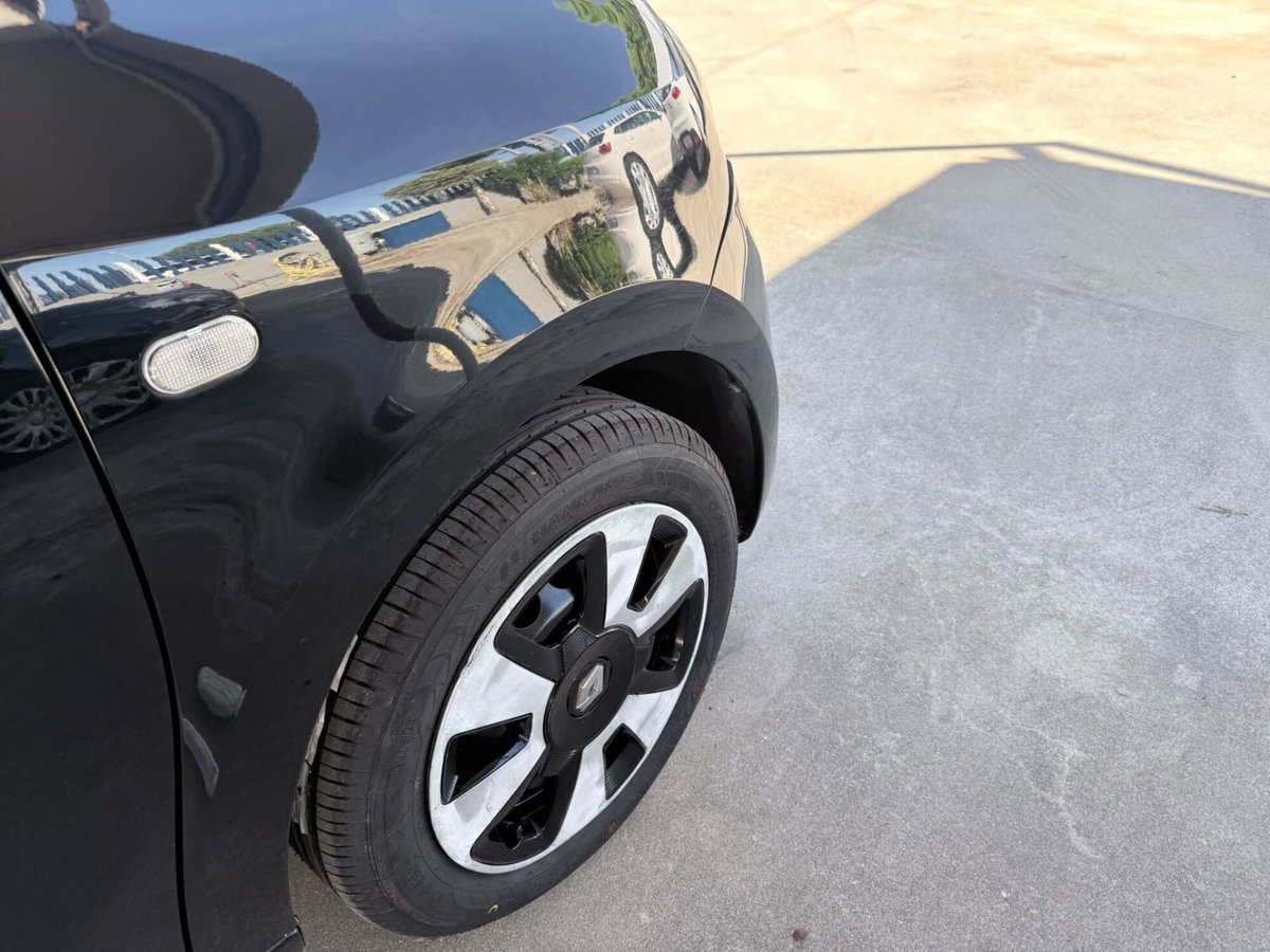 Renault Twingo 1.0 SCe Live (9)