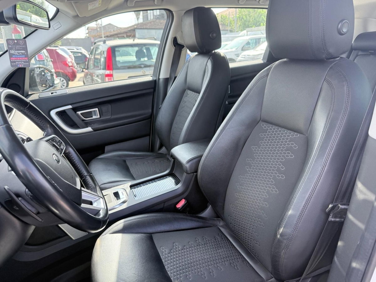 Land Rover Discovery Sport 2.0 TD4 150 CV HSE Luxury (15)