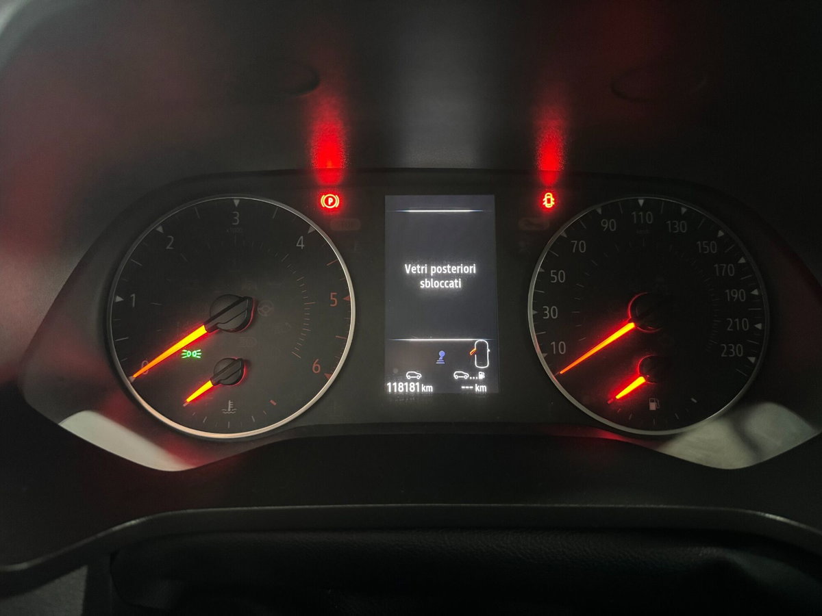 Renault Captur Blue dCi 95 CV Intens (11)