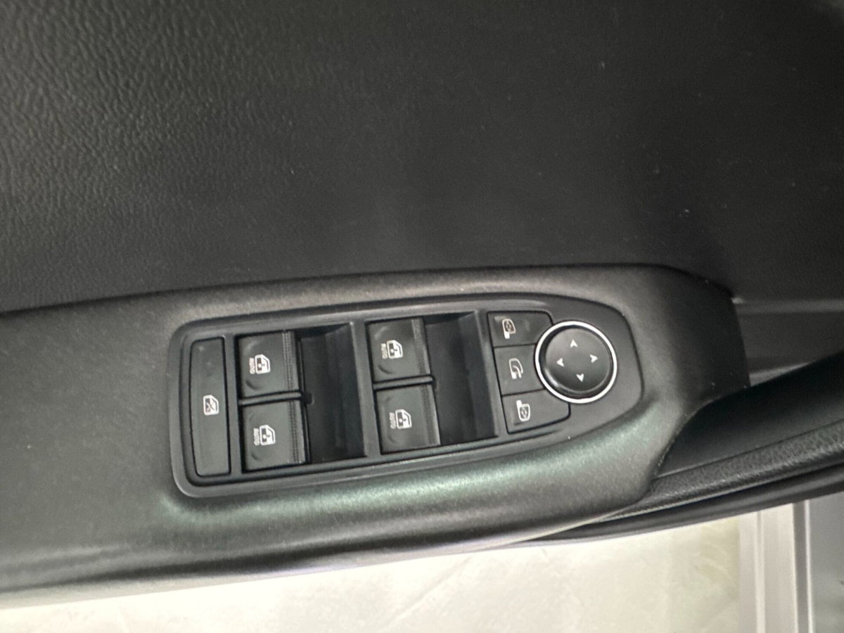Renault Captur Blue dCi 95 CV Intens (17)