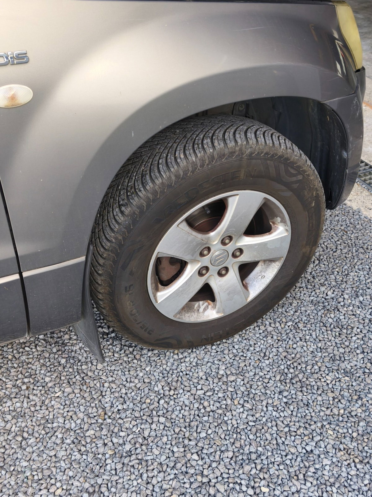 Suzuki Grand Vitara 1.9 DDiS 5 porte (11)