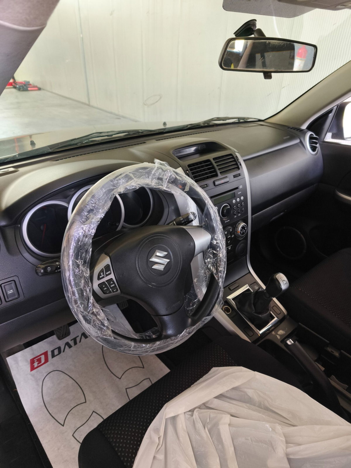 Suzuki Grand Vitara 1.9 DDiS 5 porte (16)