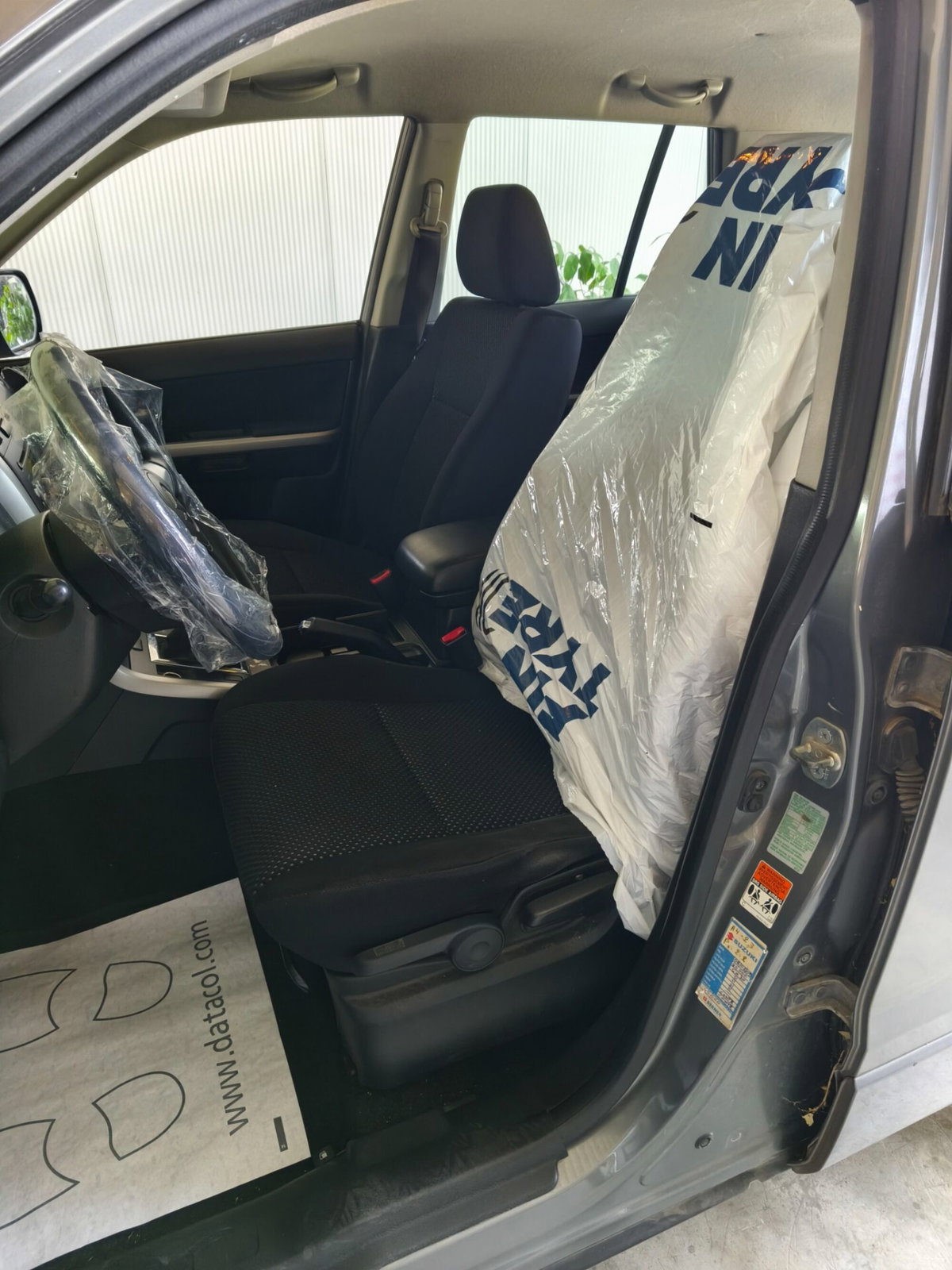 Suzuki Grand Vitara 1.9 DDiS 5 porte (17)