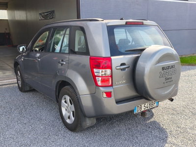 Suzuki Grand Vitara 1.9 DDiS 5 porte (7)