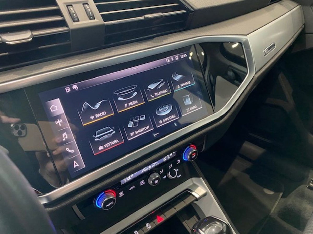 Audi Q3 35 TDI Business (11)